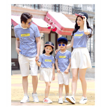 2017 лето пляжная одежда синий и белый холодный семья соответствующие одежда